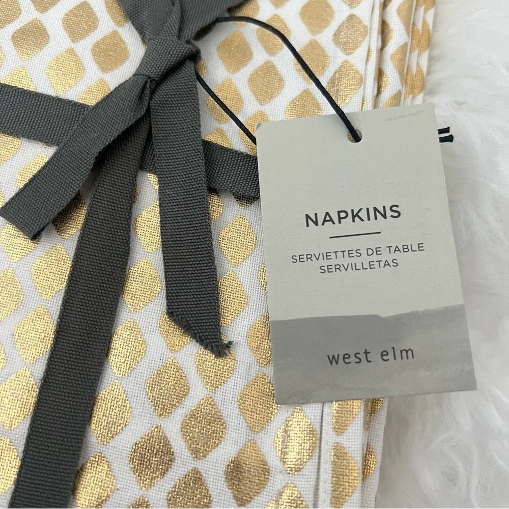 NWT west elm modern gold napkins ..set of 4